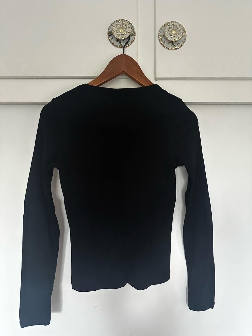 Flore Flore Jill Longsleeve Black V-Neck Top - Picture 5 of 6